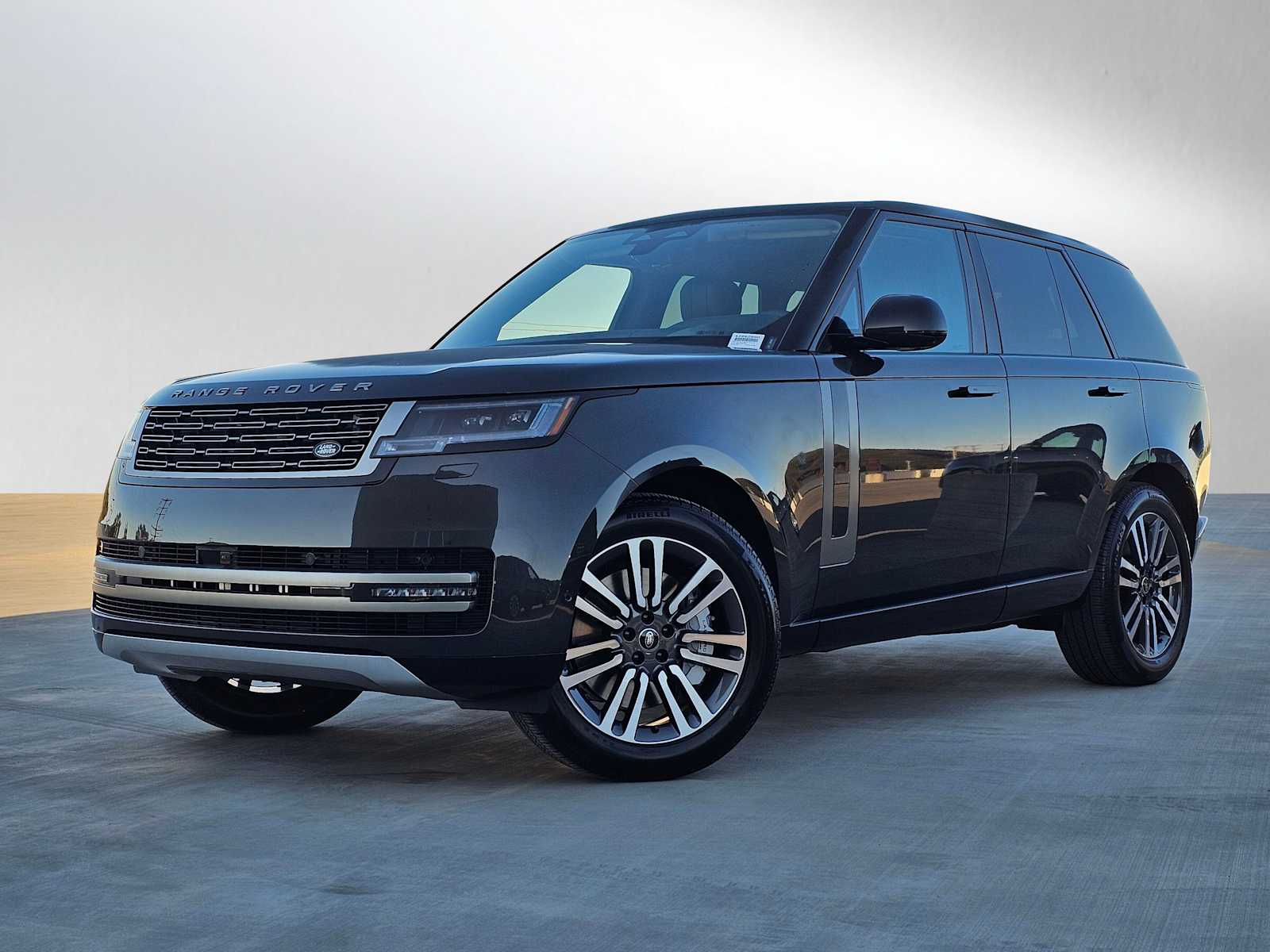 2025 Land Rover Range Rover SE's photo