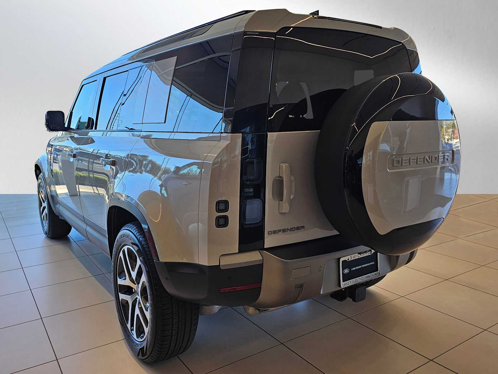 2026 Land Rover Defender 110 S photo 3