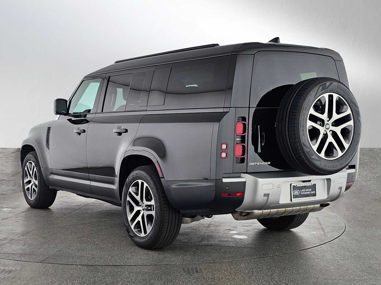 2025 Land Rover Defender S photo 2