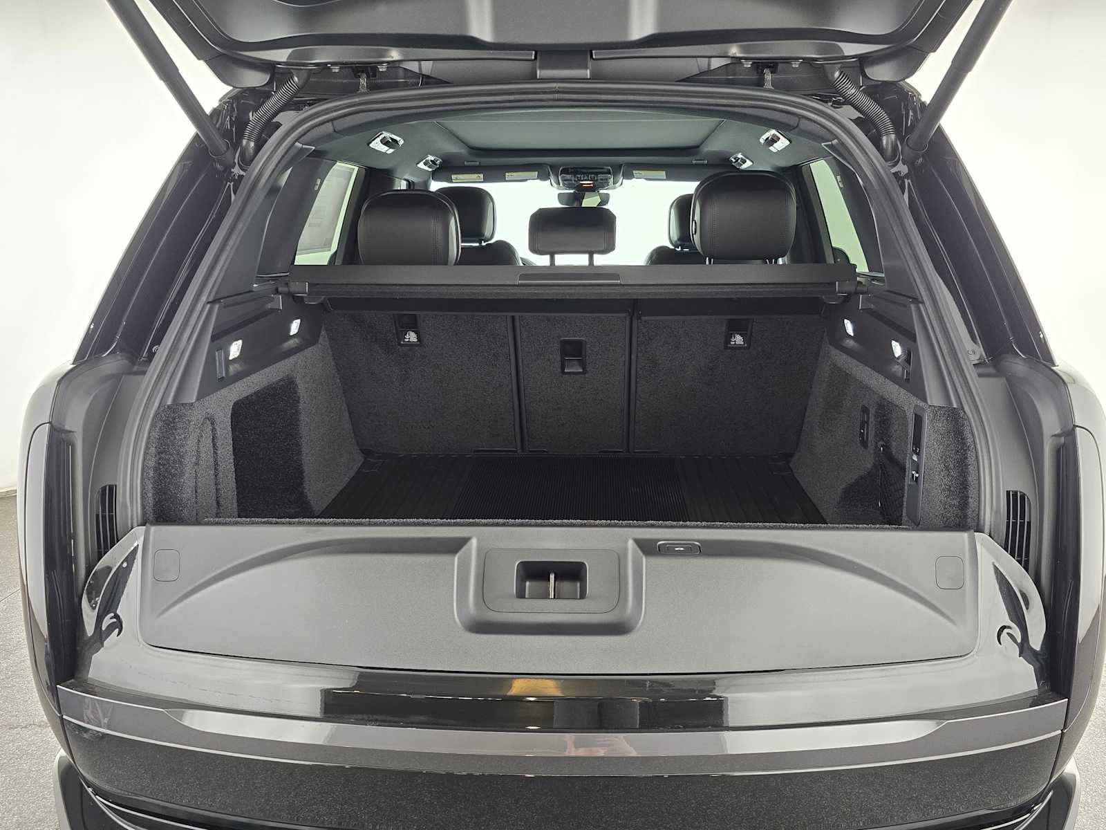 2025 Land Rover Range Rover SE - Photo 13