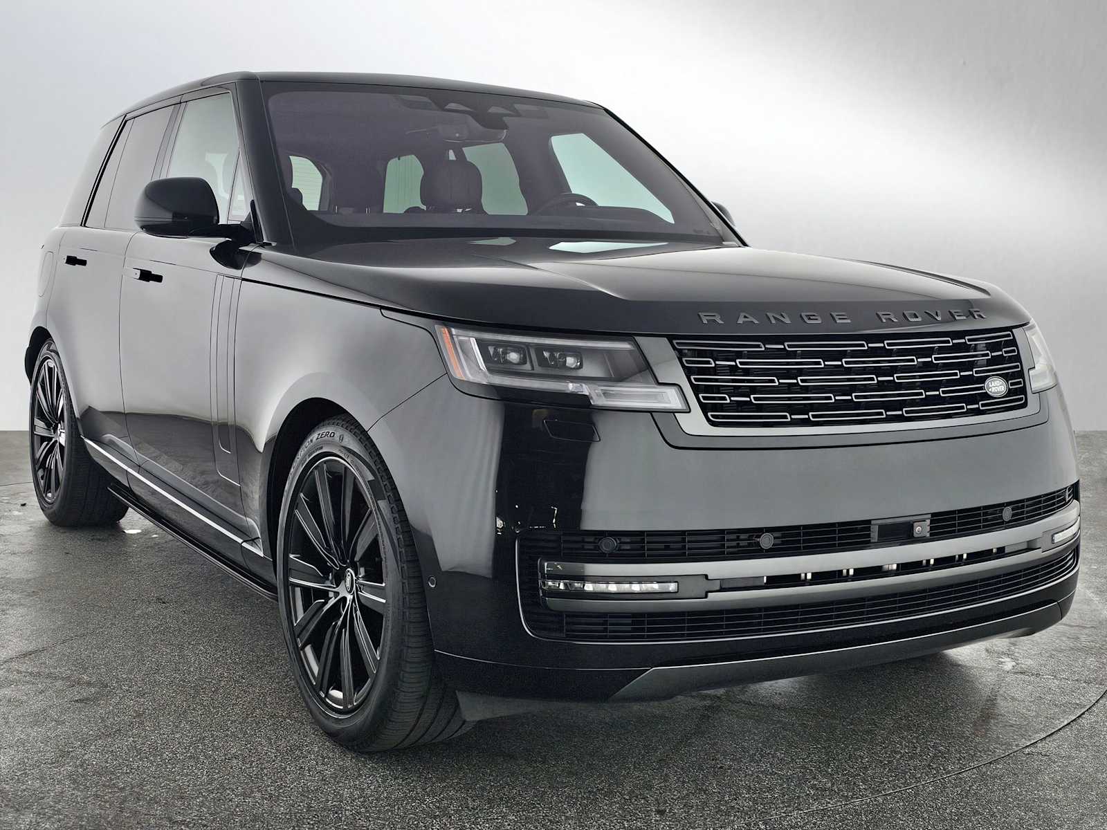 2023 Land Rover Range Rover SE photo 6