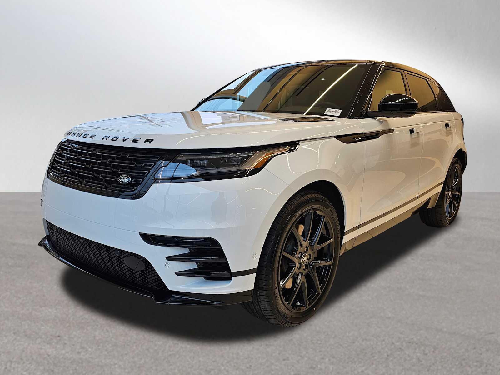 2026 Land Rover Range Rover Velar Dynamic SE's photo