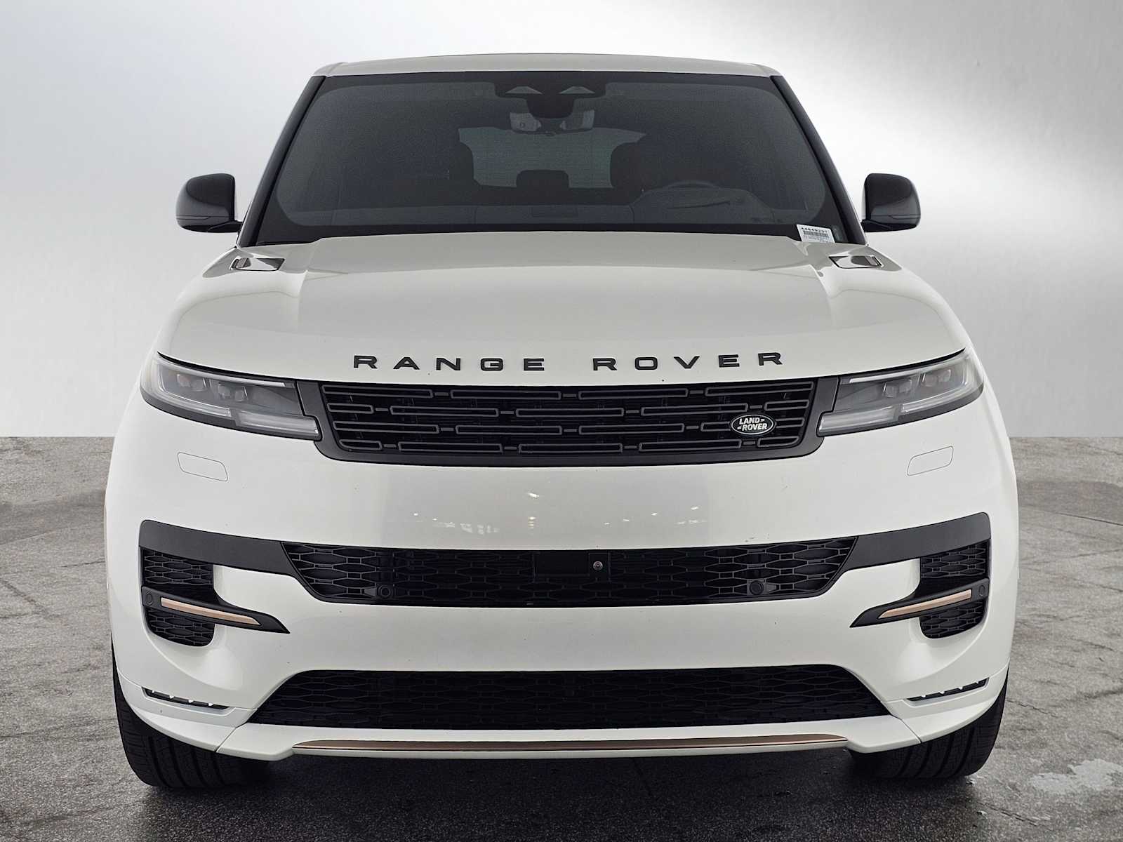 2025 Land Rover Range Rover Sport Dynamic SE photo 3