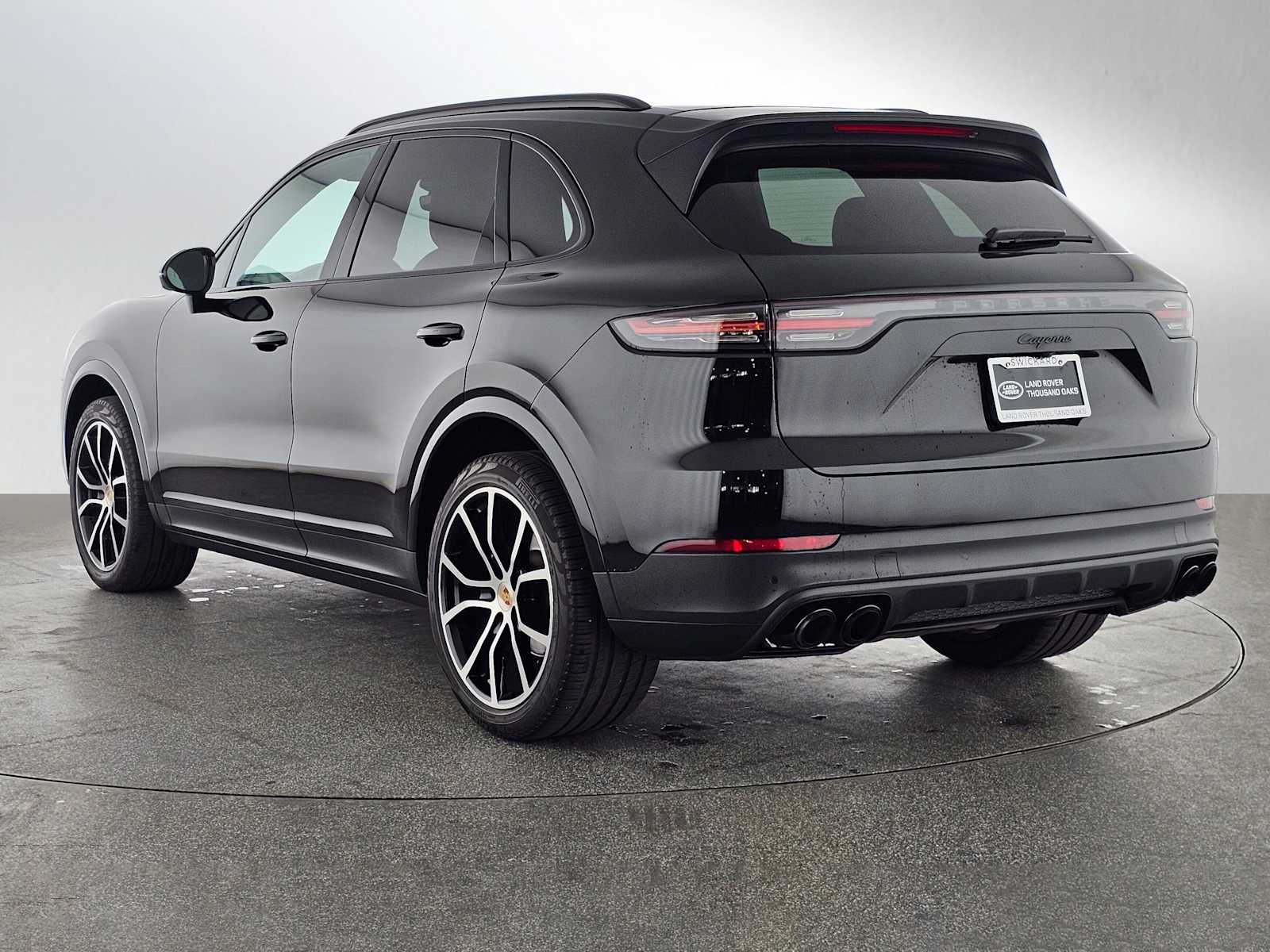 2022 Porsche Cayenne Platinum Edition photo 2
