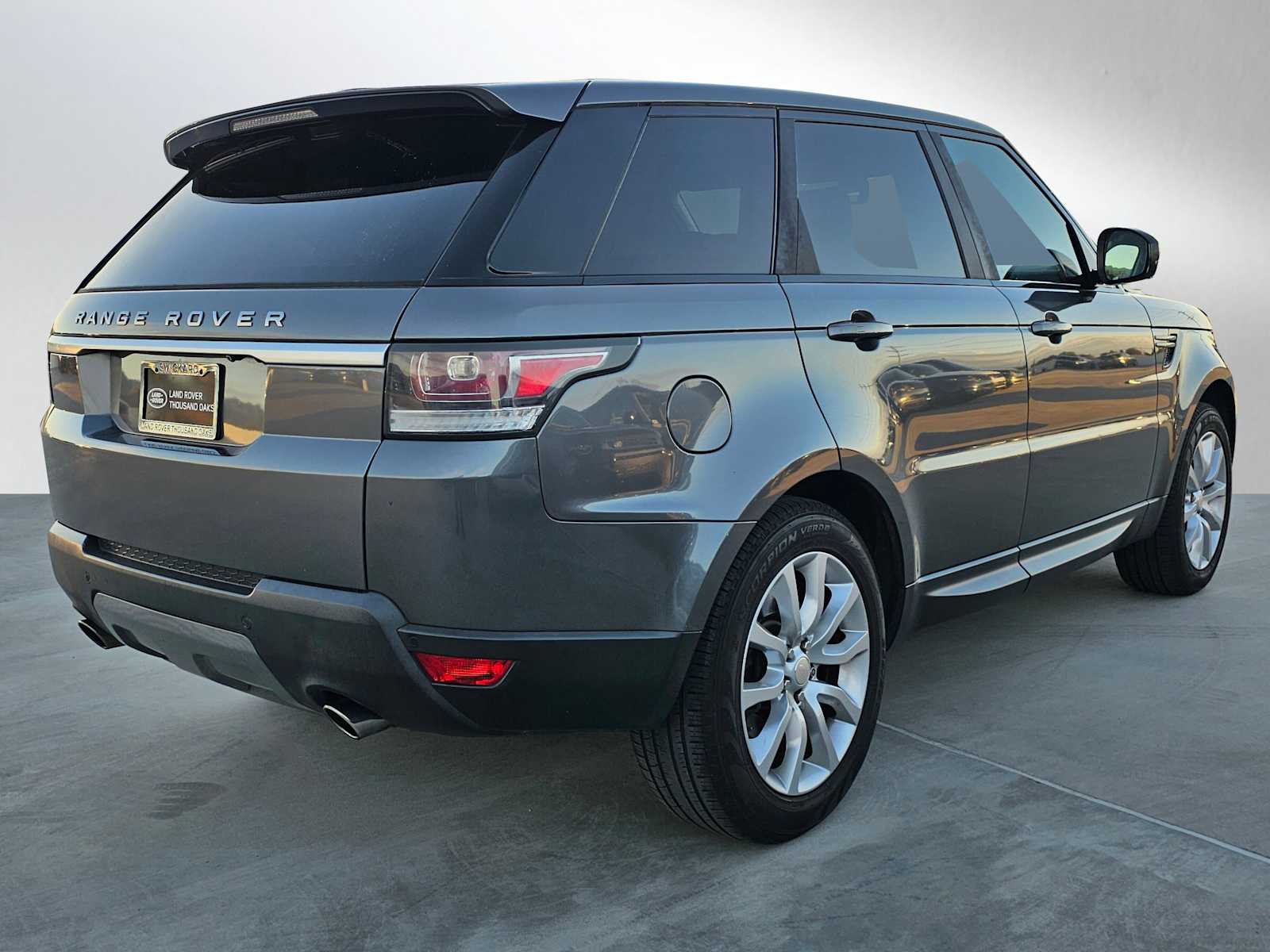 2014 Land Rover Range Rover Sport HSE photo 2