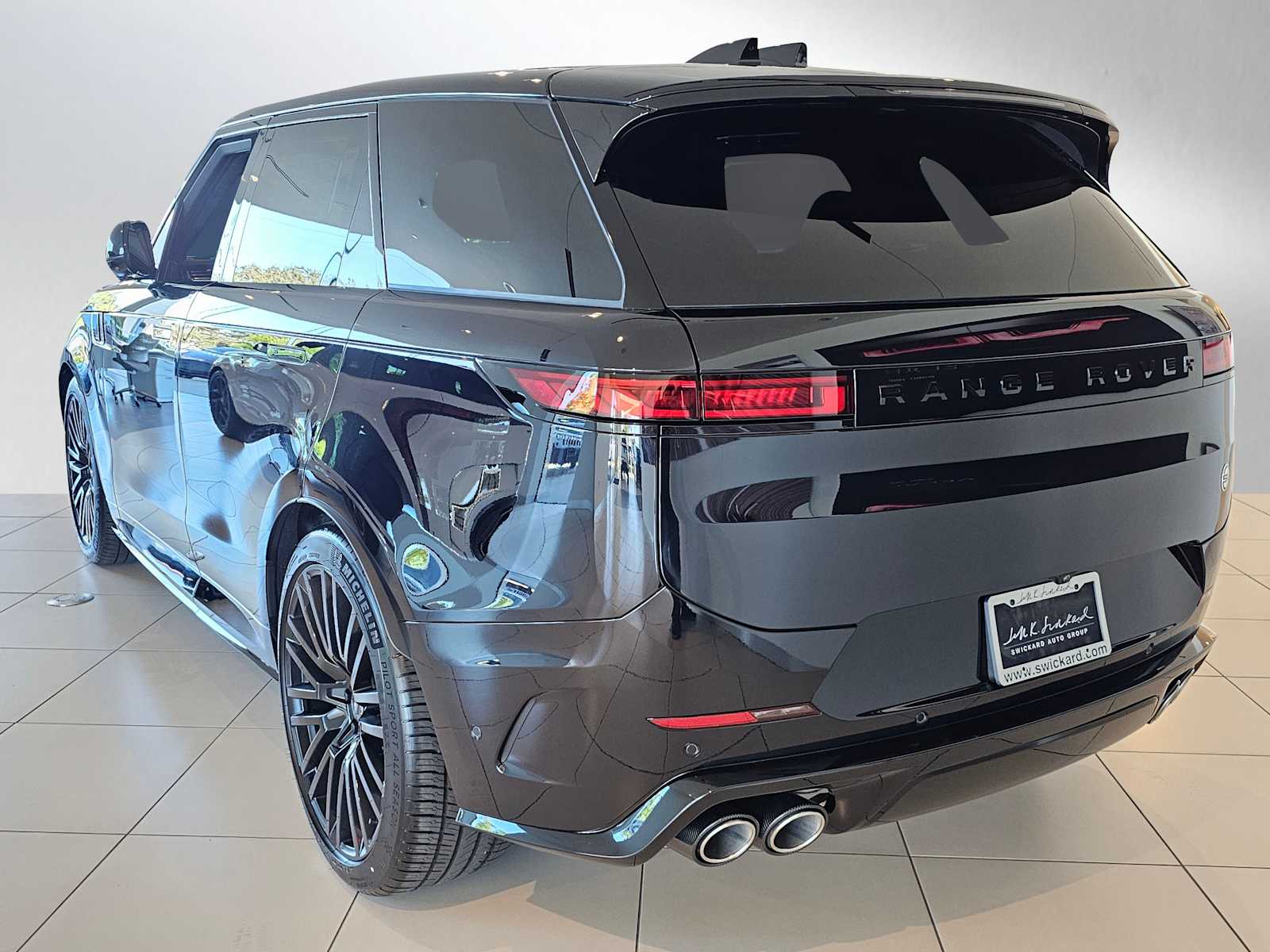 2025 Land Rover Range Rover Sport photo 2