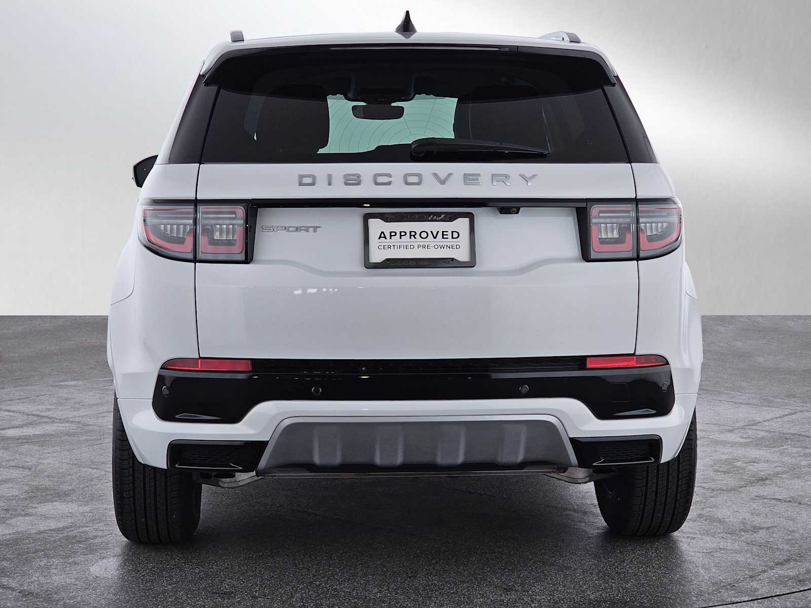 2024 Land Rover Discovery Sport S photo 4