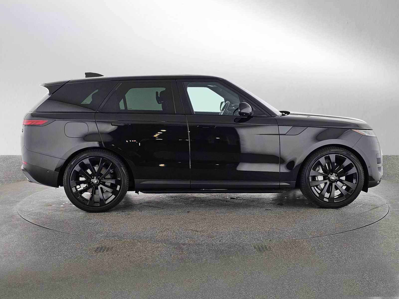 2023 Land Rover Range Rover Sport SE photo 5