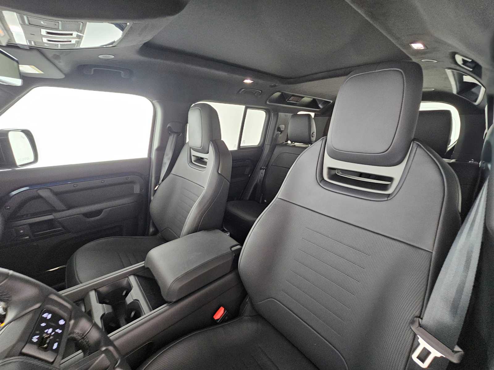 2026 Land Rover Defender OCTA - Photo 22