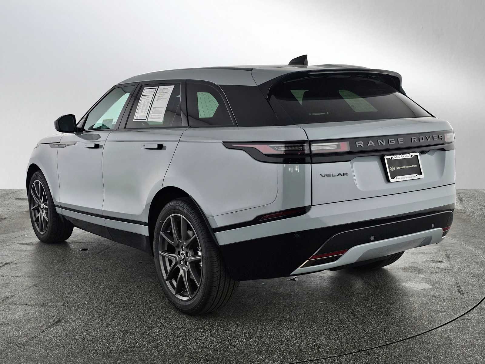 2025 Land Rover Range Rover Velar P400 Dynamic HSE photo 3
