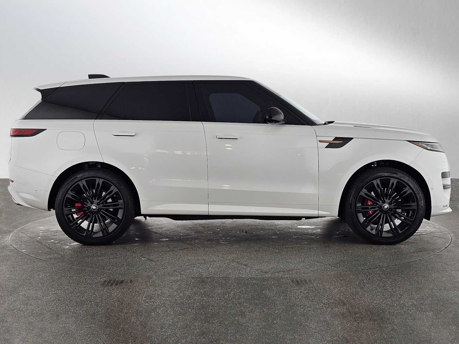 2025 Land Rover Range Rover Sport Dynamic SE photo 5