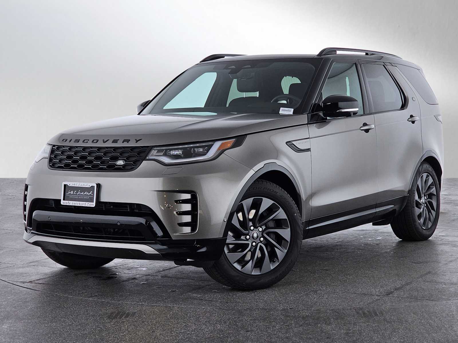 2024 Land Rover Discovery Dynamic SE's photo