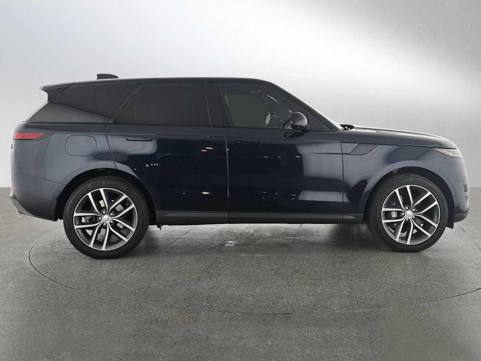 2023 Land Rover Range Rover Sport SE photo 2