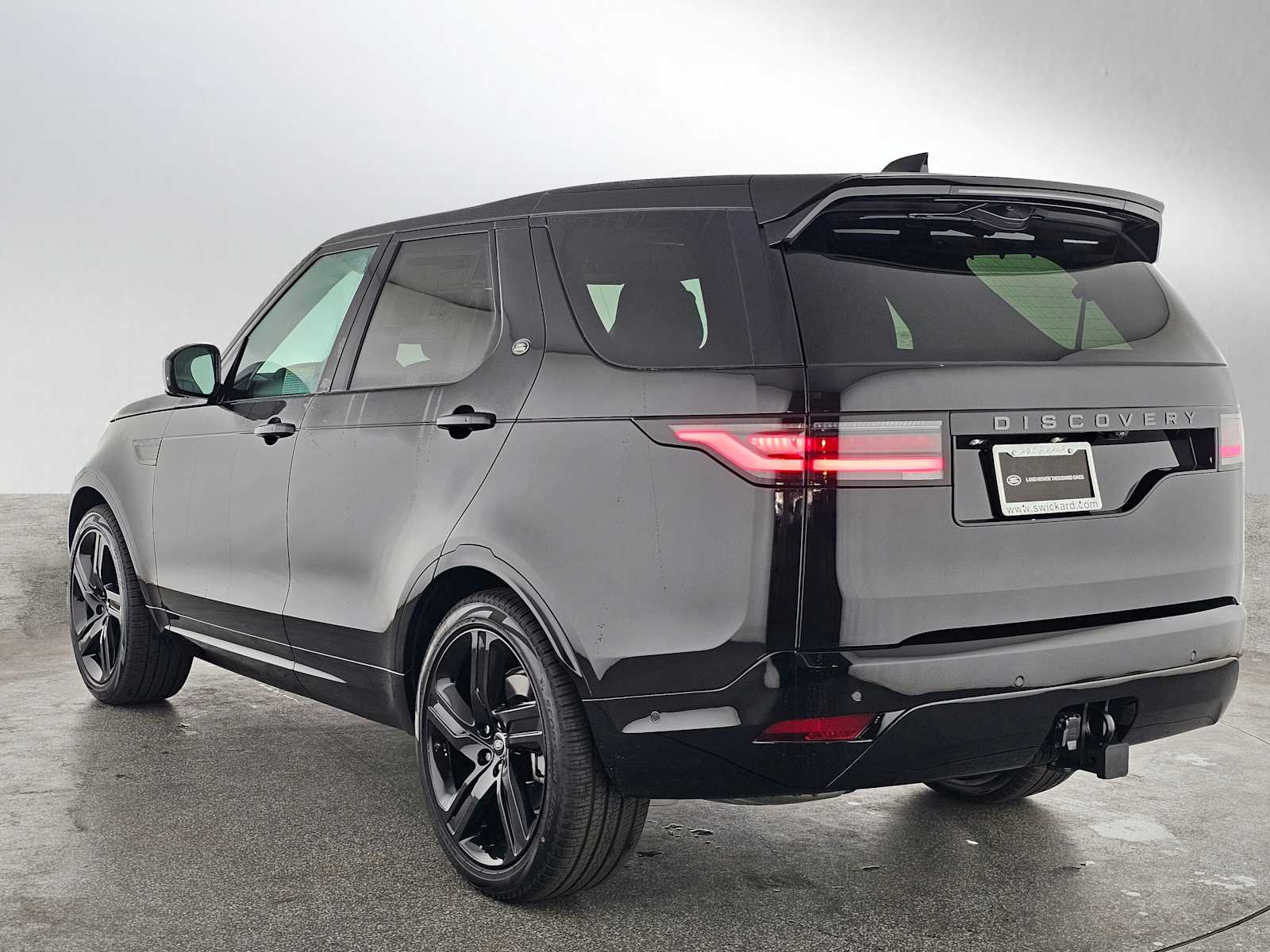 2025 Land Rover Discovery SE photo 3