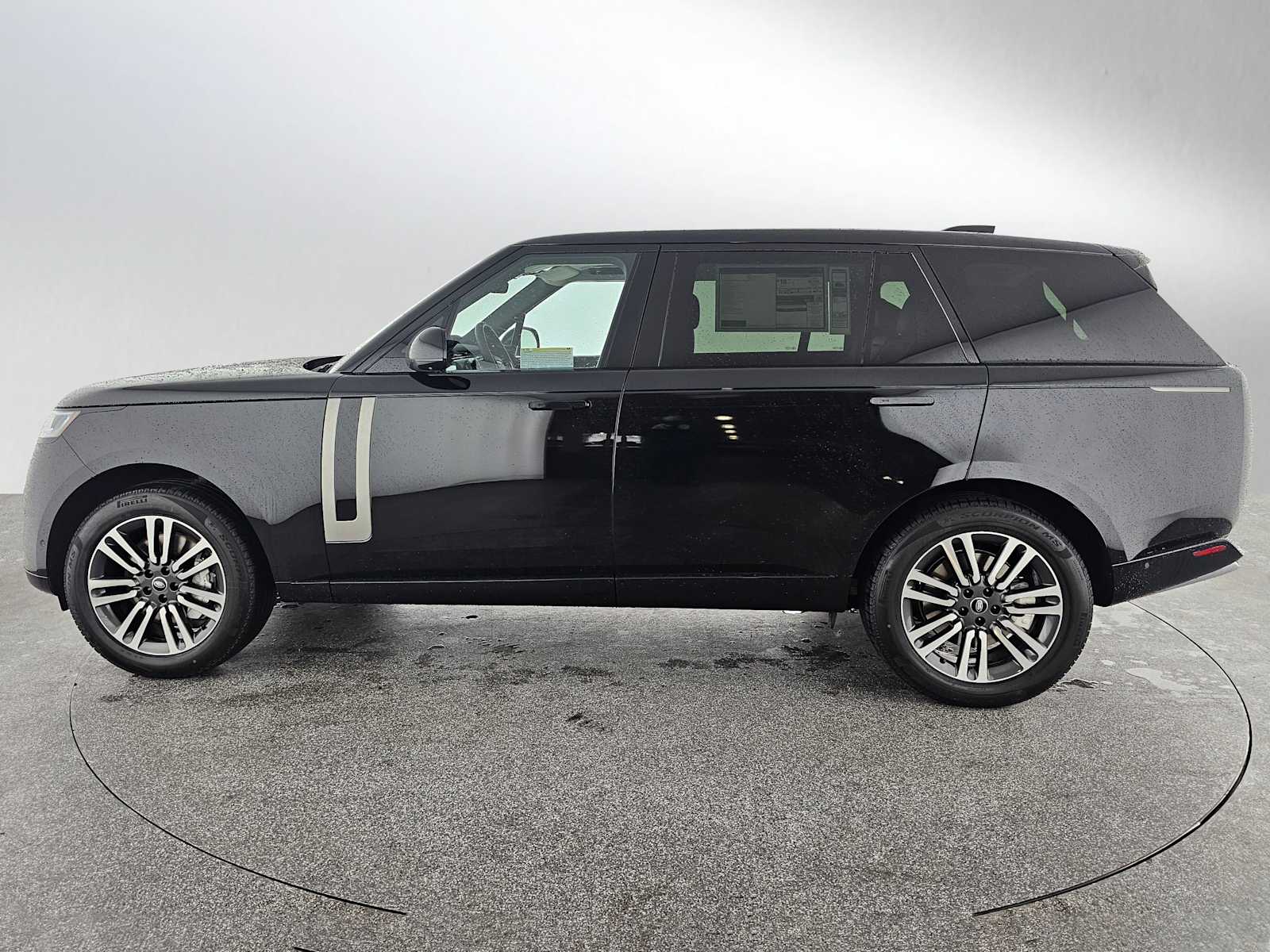 2025 Land Rover Range Rover SE photo 2