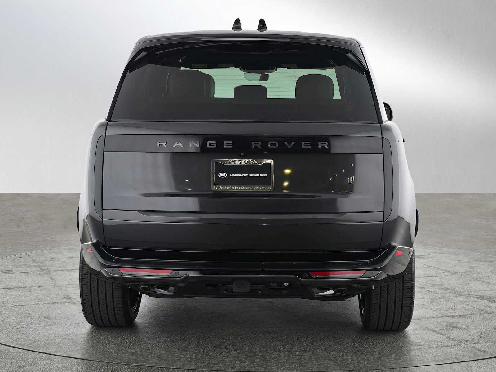 2025 Land Rover Range Rover SE photo 4