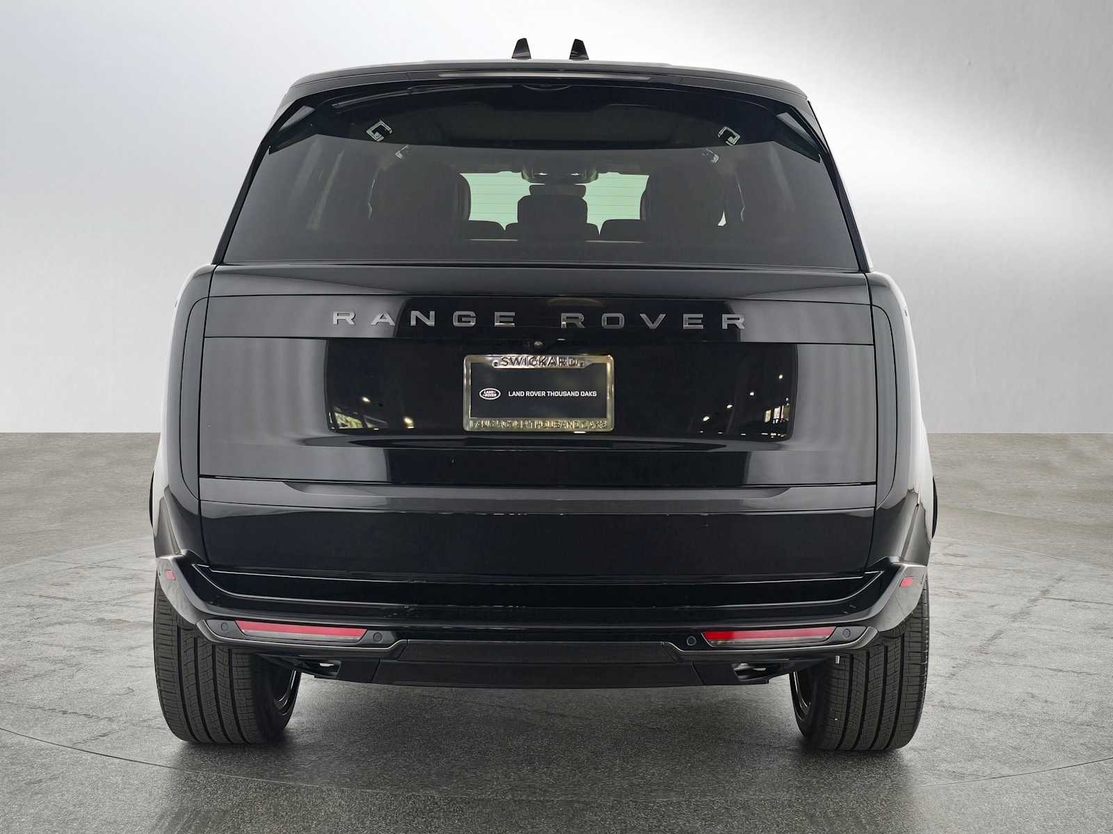 2025 Land Rover Range Rover SE photo 4