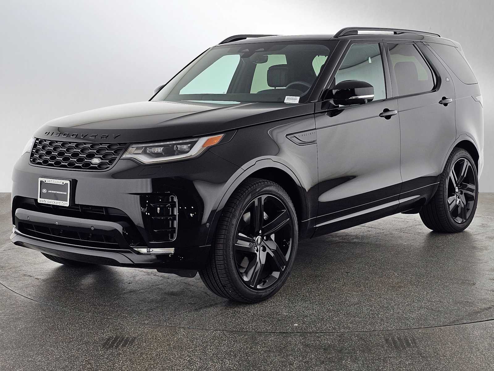 2025 Land Rover Discovery Dynamic SE's photo