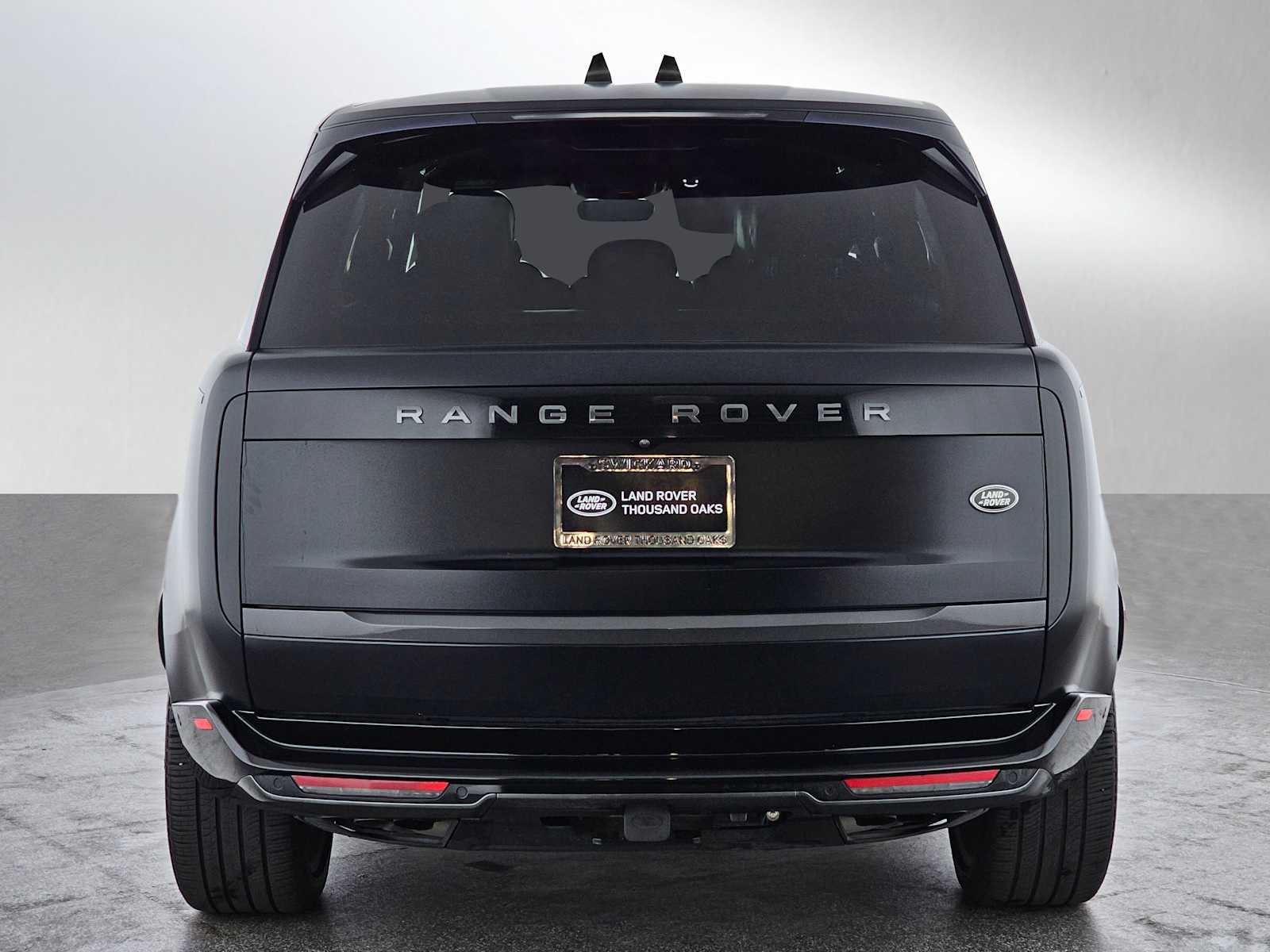 2023 Land Rover Range Rover SE photo 4