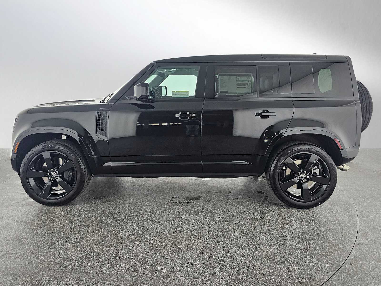 2025 Land Rover Defender 110 X-Dynamic SE photo 2