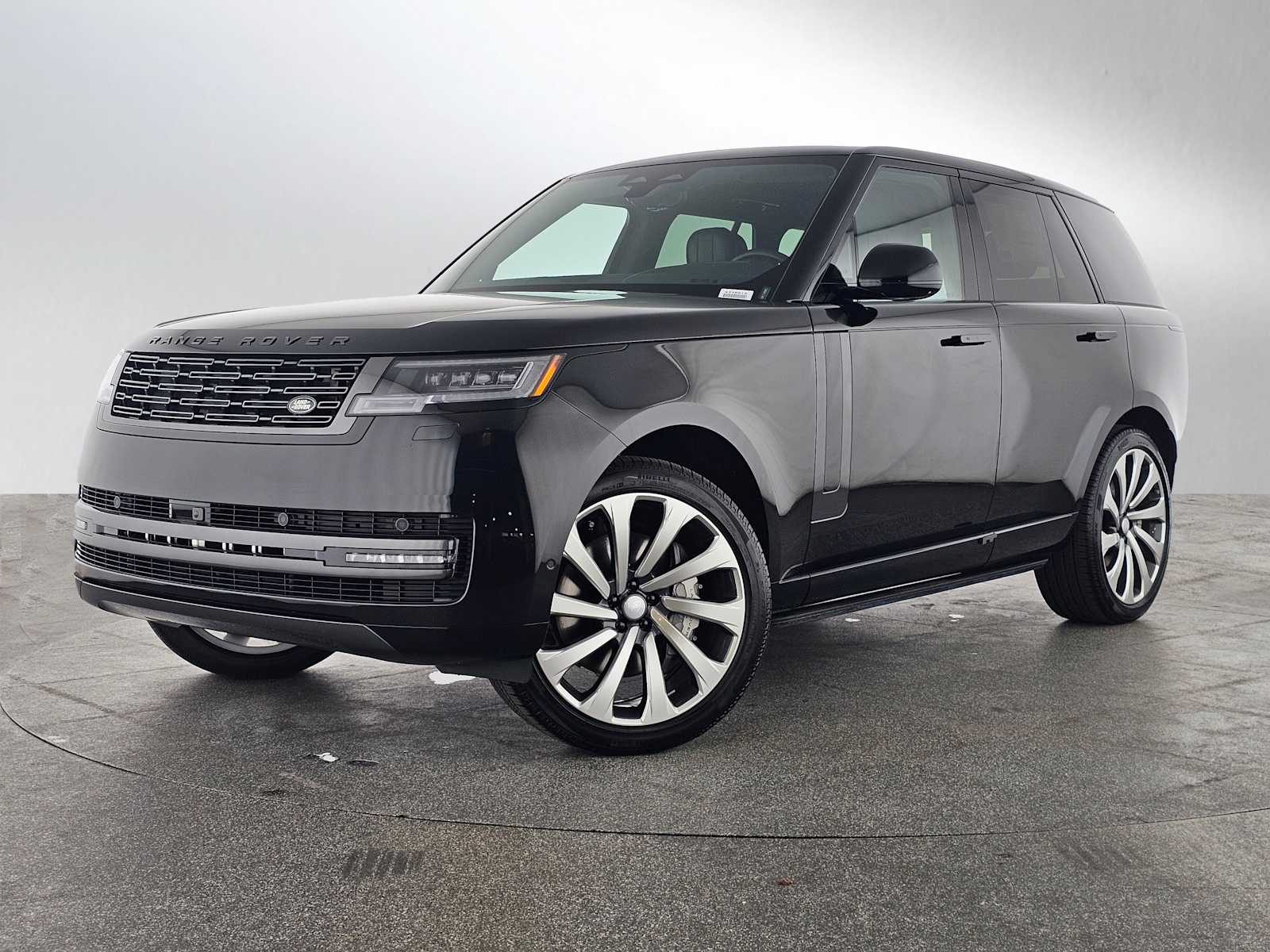 2025 Land Rover Range Rover SE's photo