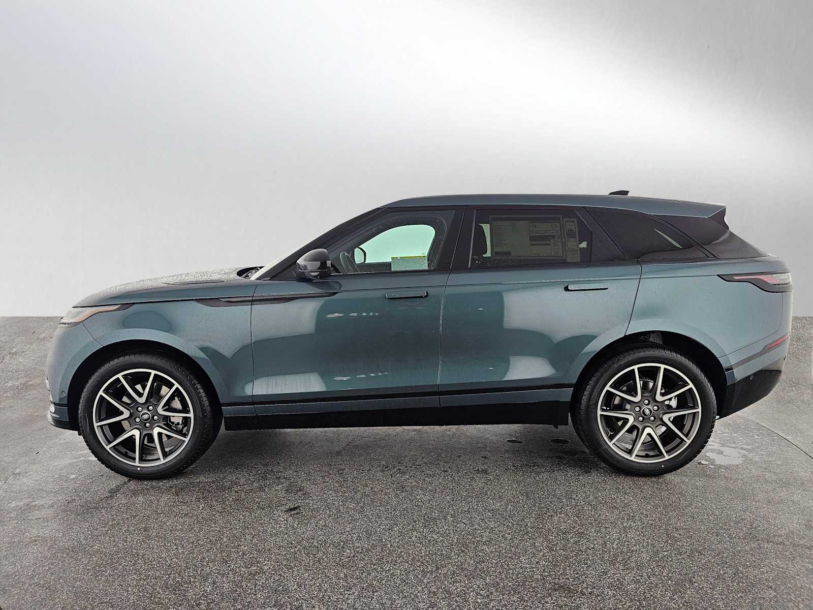 2026 Land Rover Range Rover Velar SE photo 2
