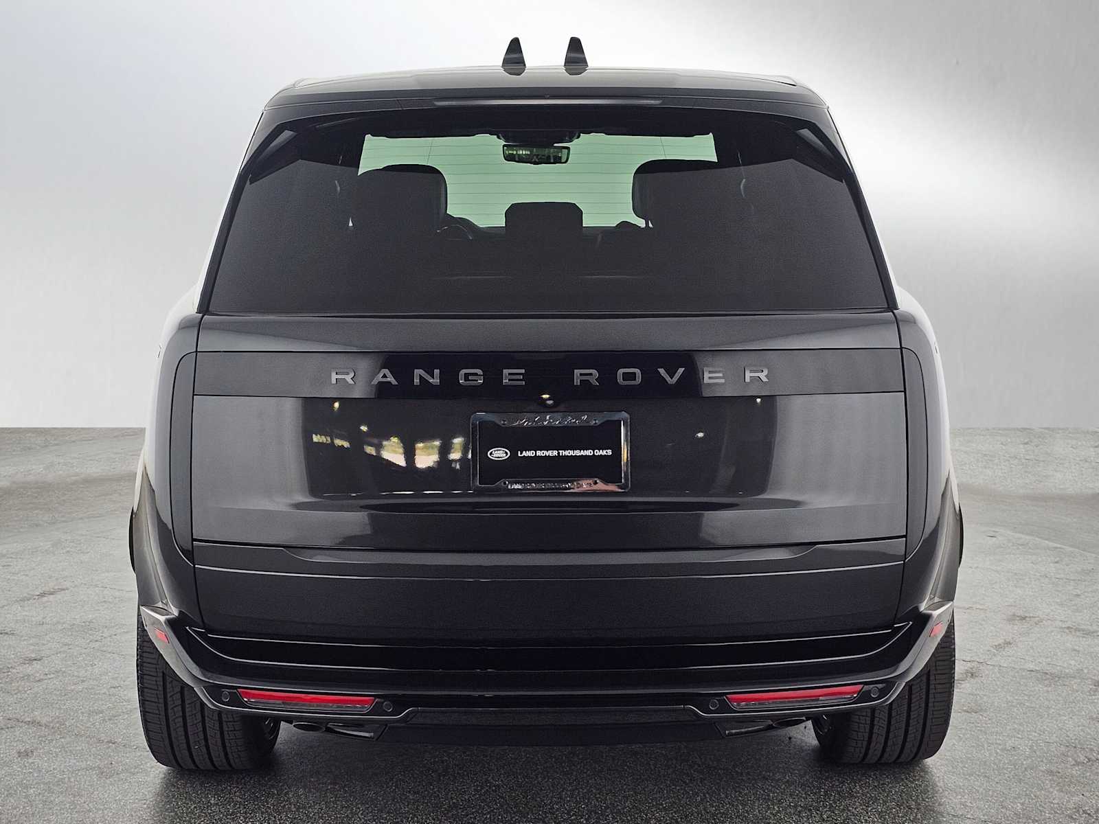 2025 Land Rover Range Rover SE photo 4