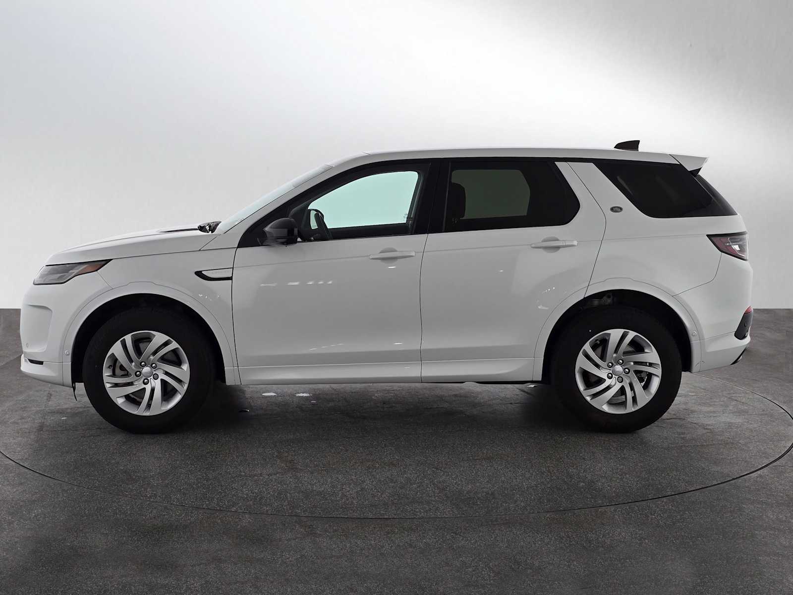 2024 Land Rover Discovery Sport S photo 4