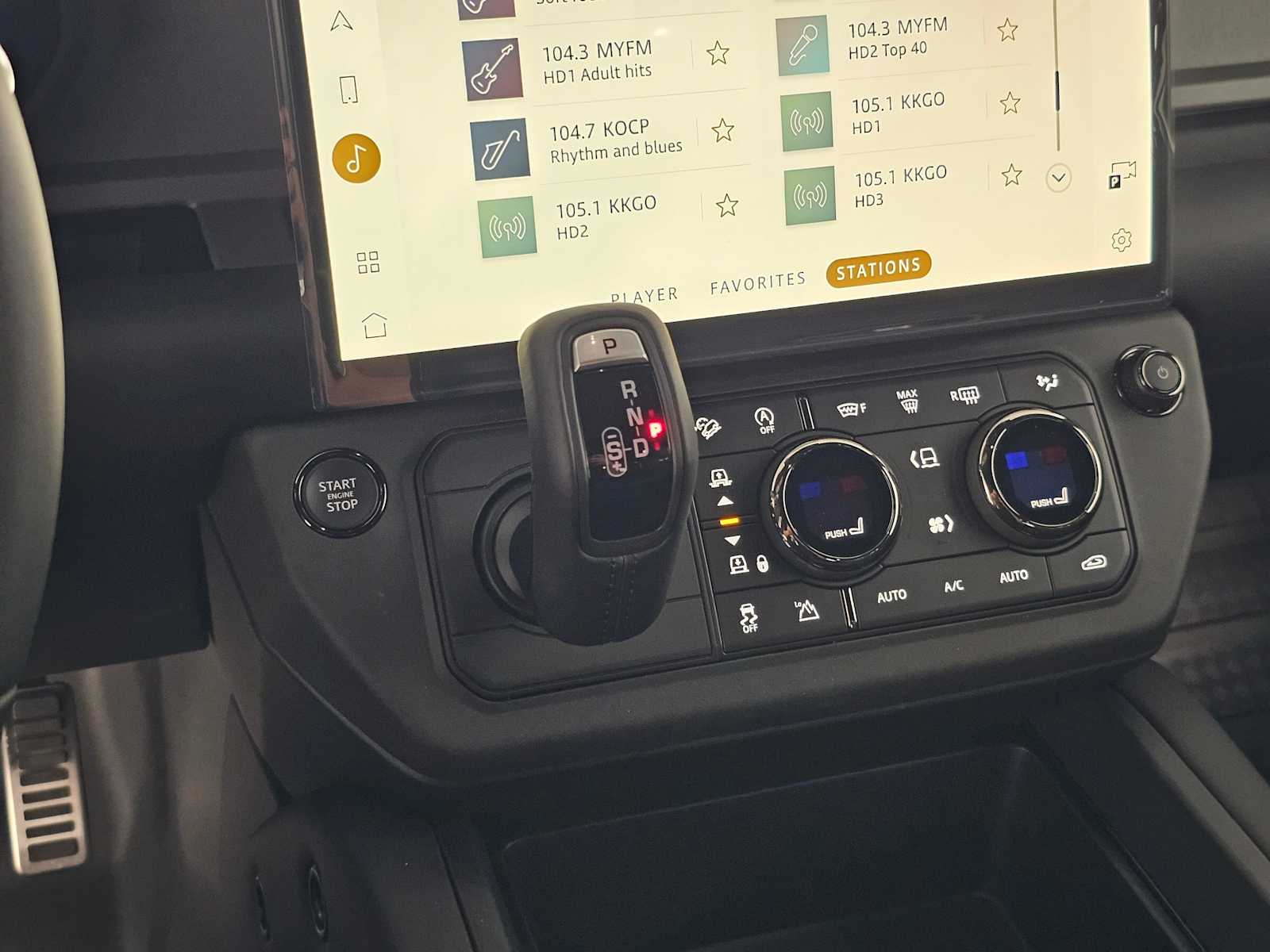 2026 Land Rover Defender OCTA - Photo 31