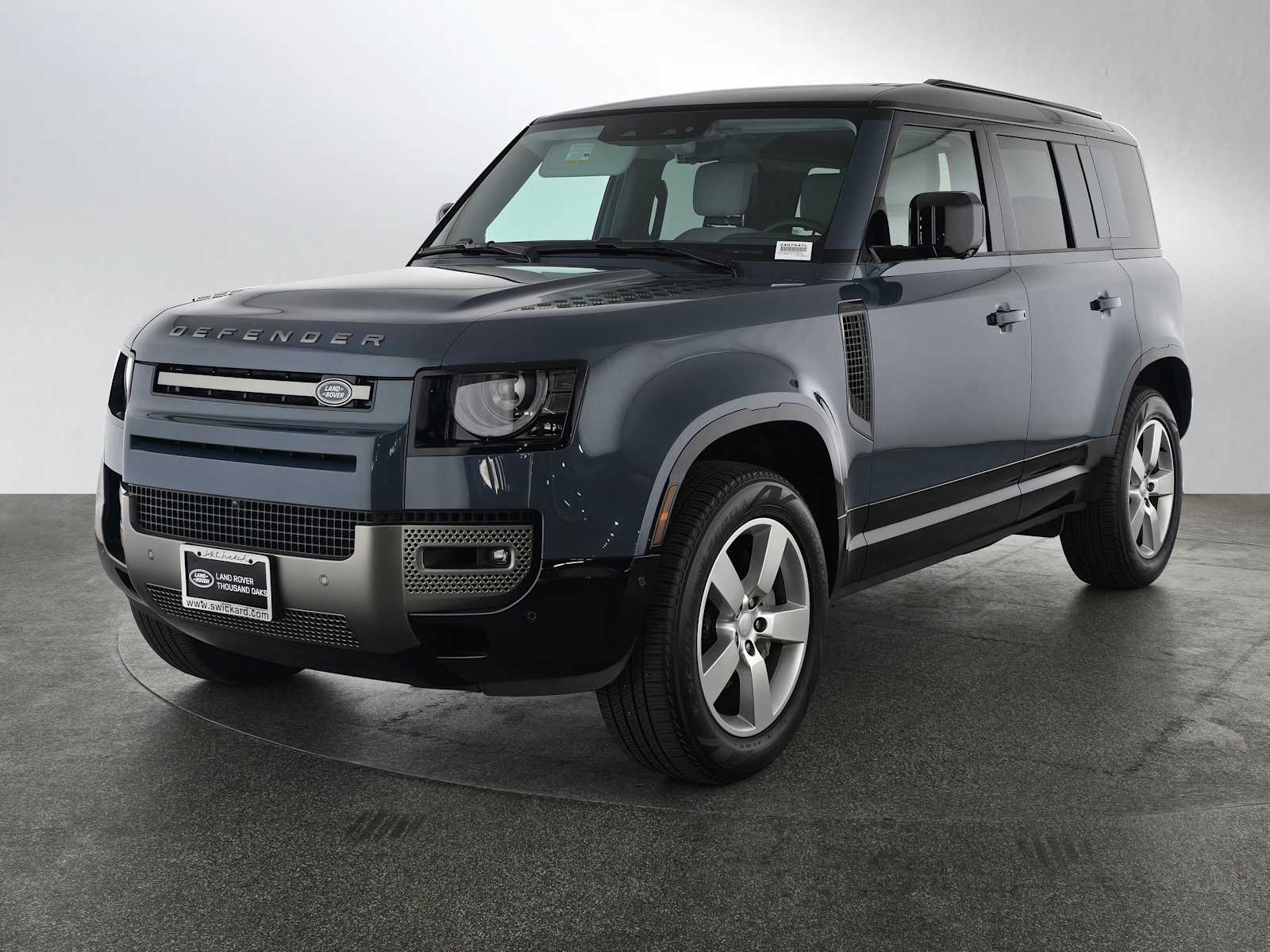 2025 Land Rover Defender X-Dynamic SE's photo
