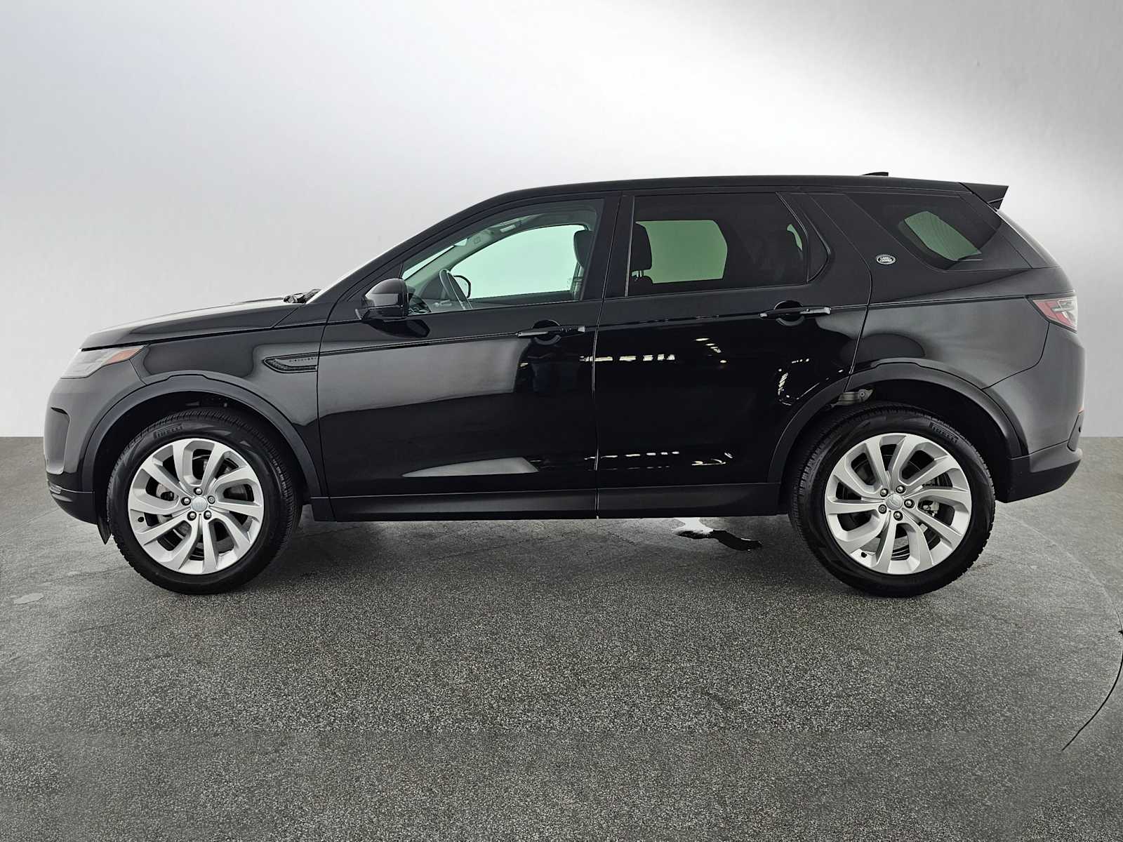 2023 Land Rover Discovery Sport SE photo 2