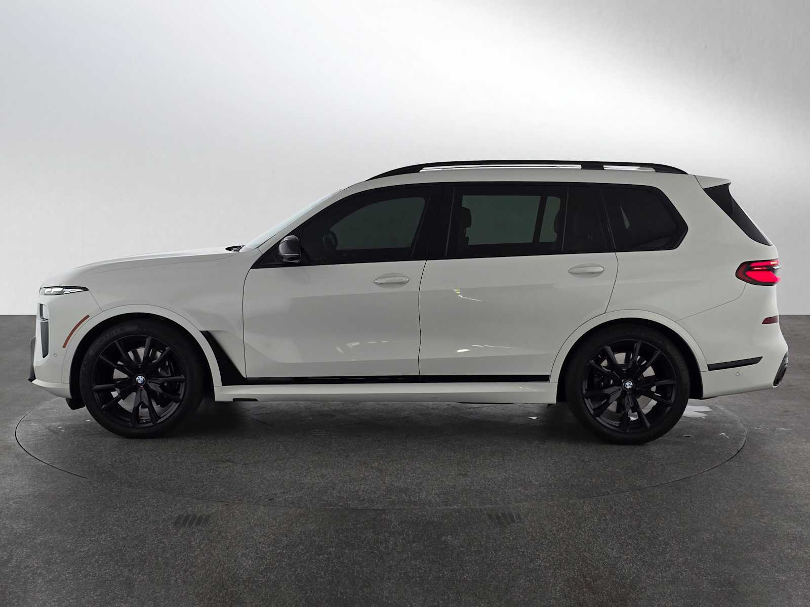 Used 2023 BMW X7 M60i with VIN 5UX33EM04P9N92261 for sale in Thousand Oaks, CA