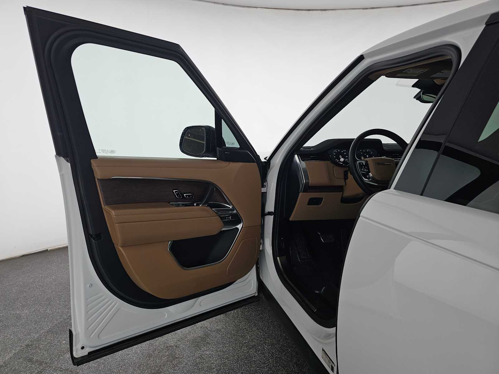 2023 Land Rover Range Rover SE - Photo 19