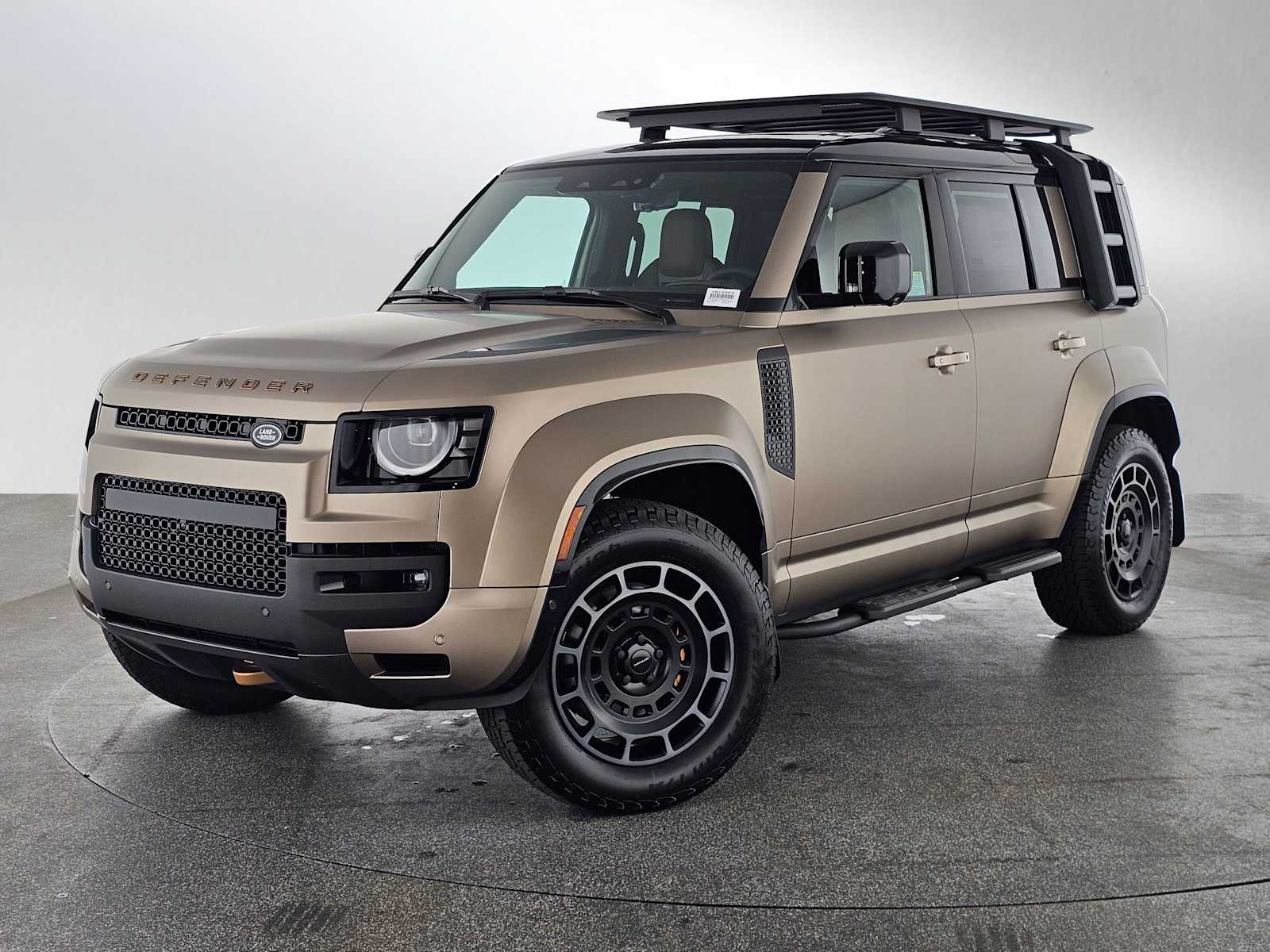 2026 Land Rover Defender 110 OCTA P635's photo
