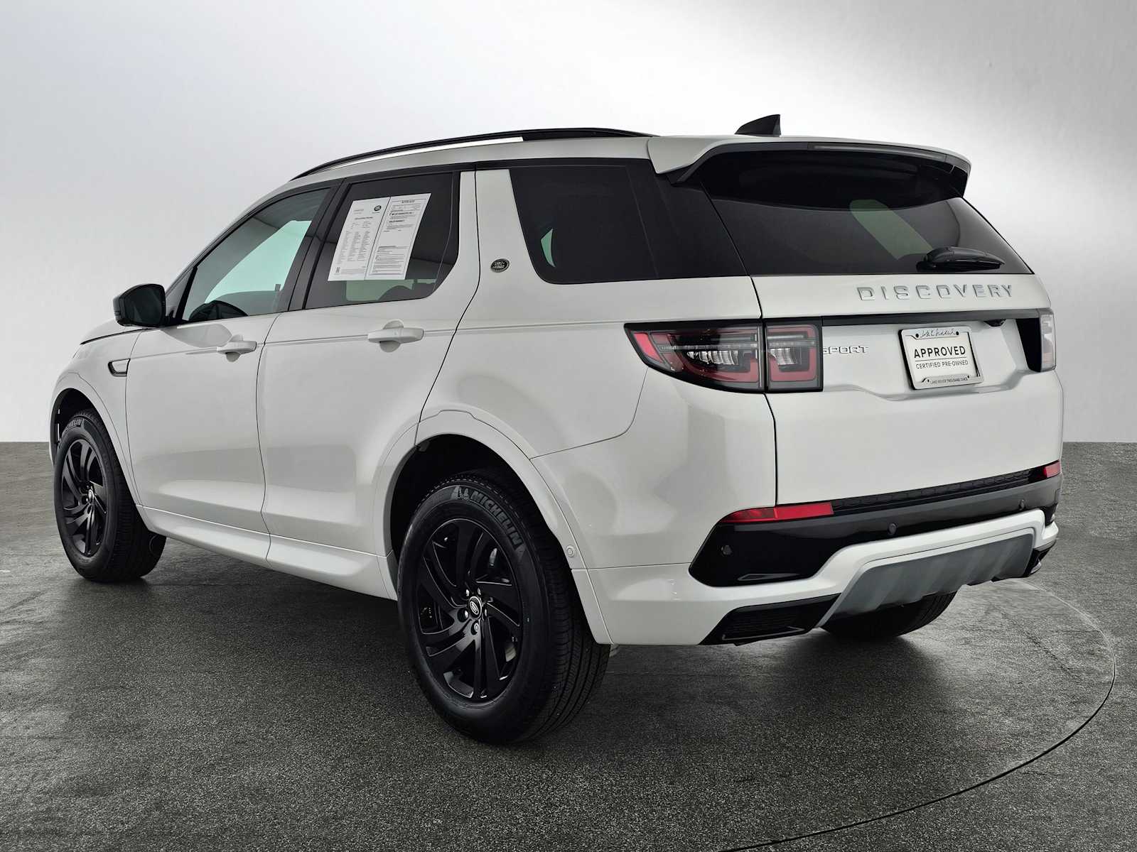 2024 Land Rover Discovery Sport S photo 3