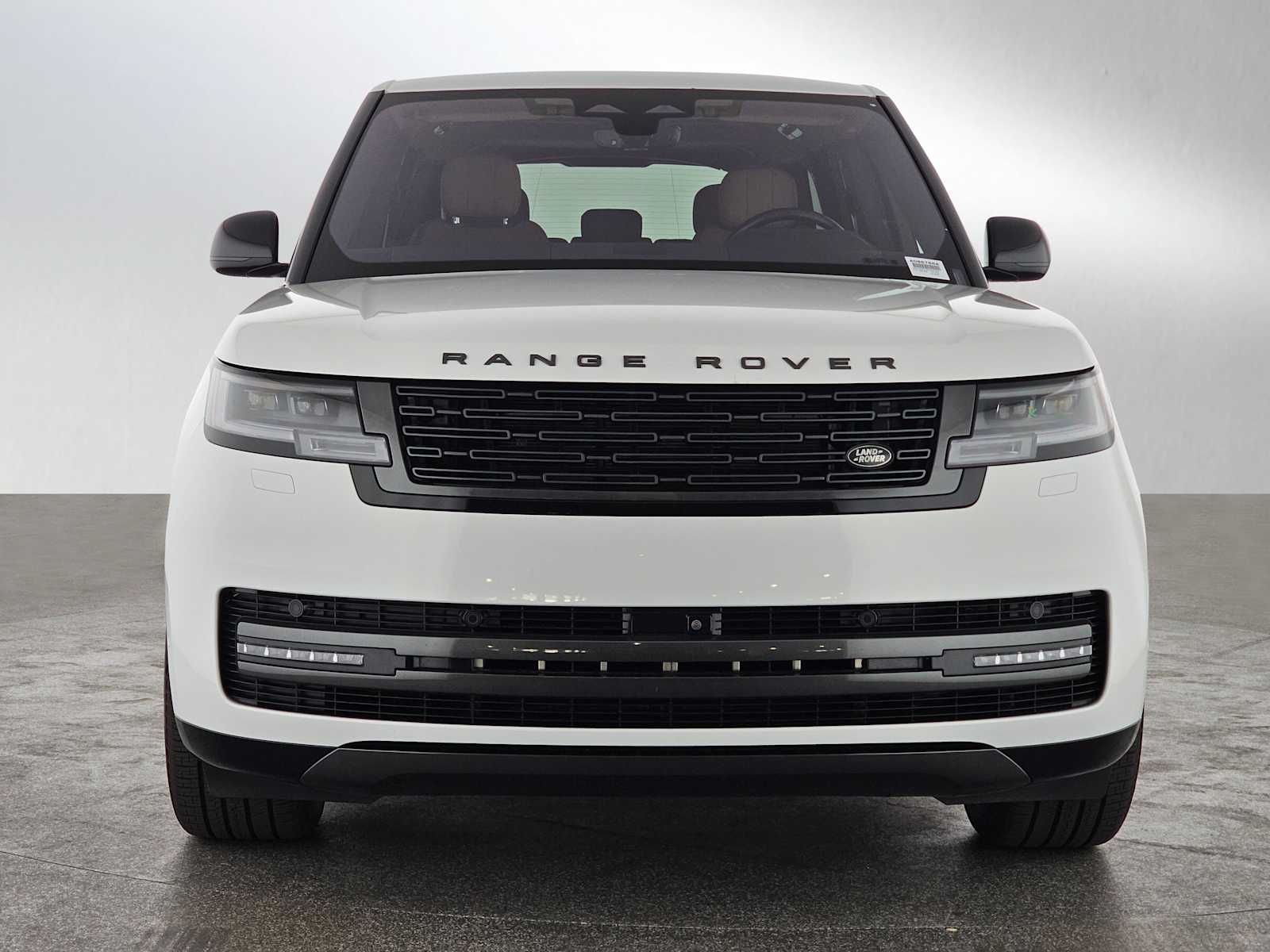 2023 Land Rover Range Rover SE photo 3