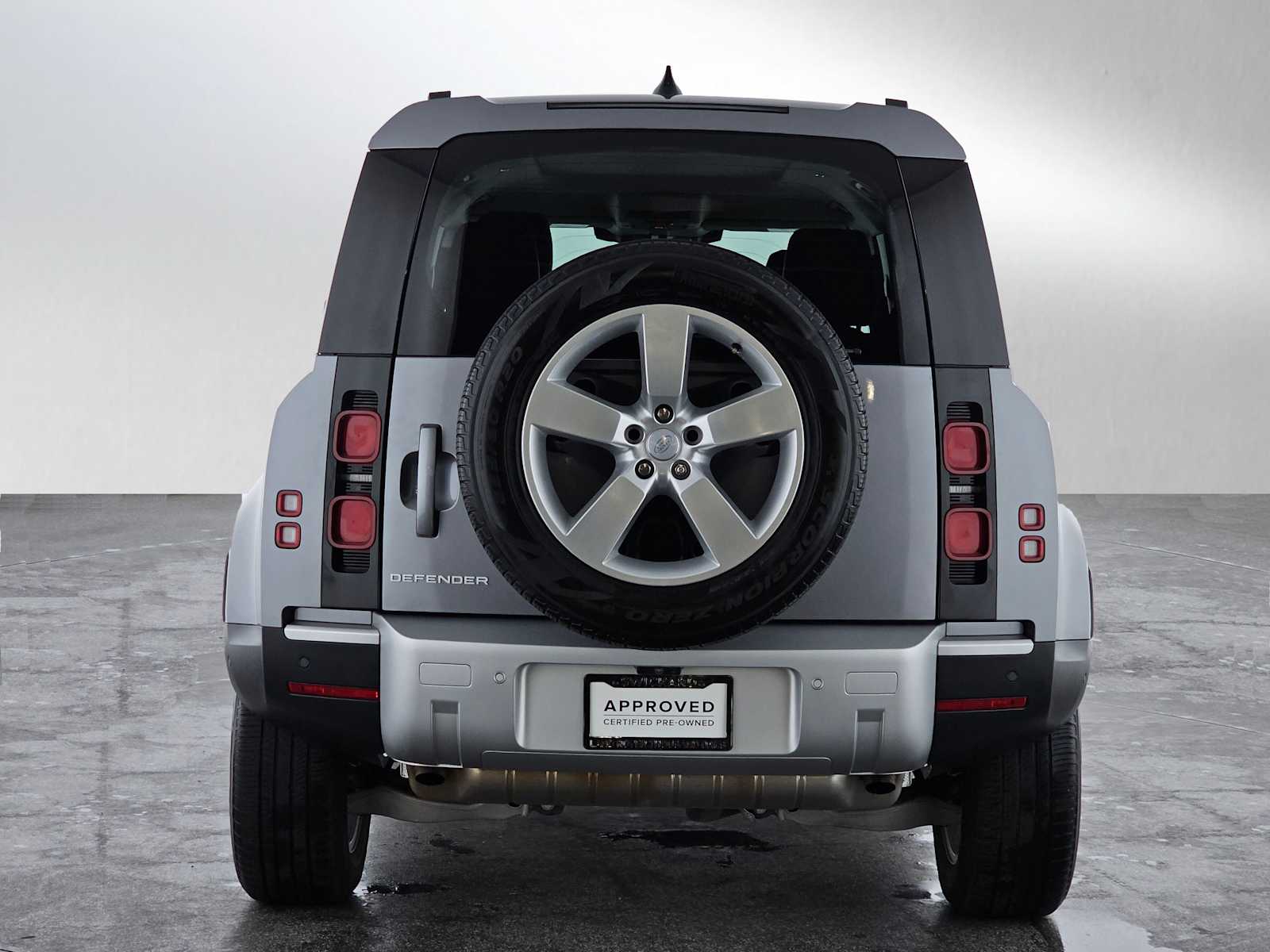 2024 Land Rover Defender S photo 4