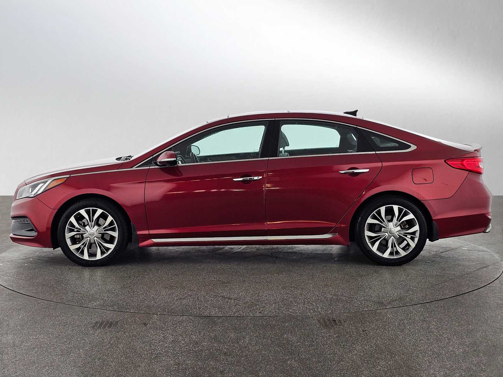Used 2015 Hyundai Sonata Limited with VIN 5NPE34AB8FH117499 for sale in Thousand Oaks, CA