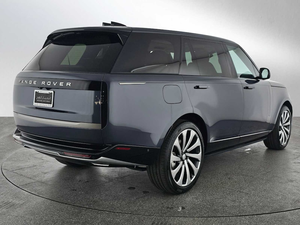 New 2025 Land Rover Range Rover SE P400 LWB 7 Seat