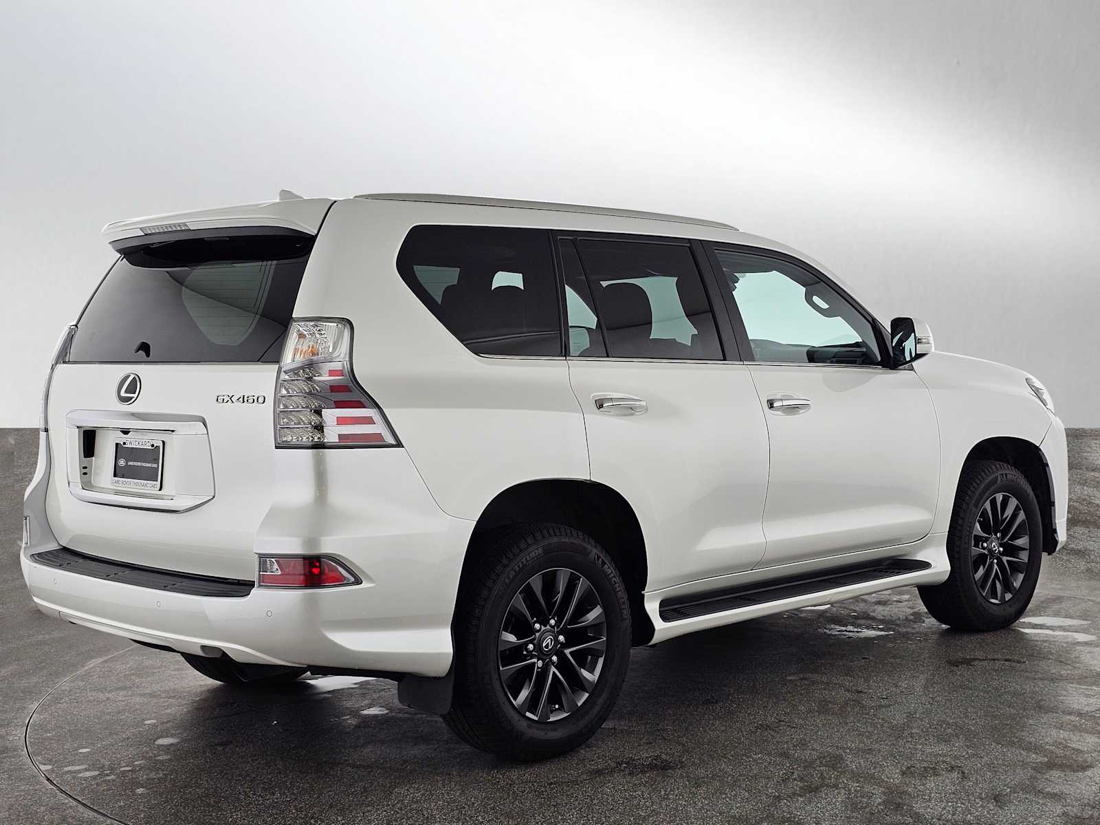 2023 Lexus GX 460 Premium photo 3