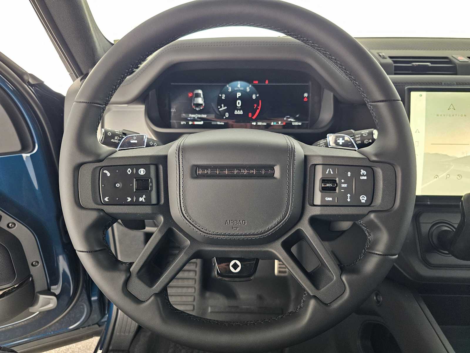 2026 Land Rover Defender OCTA - Photo 23