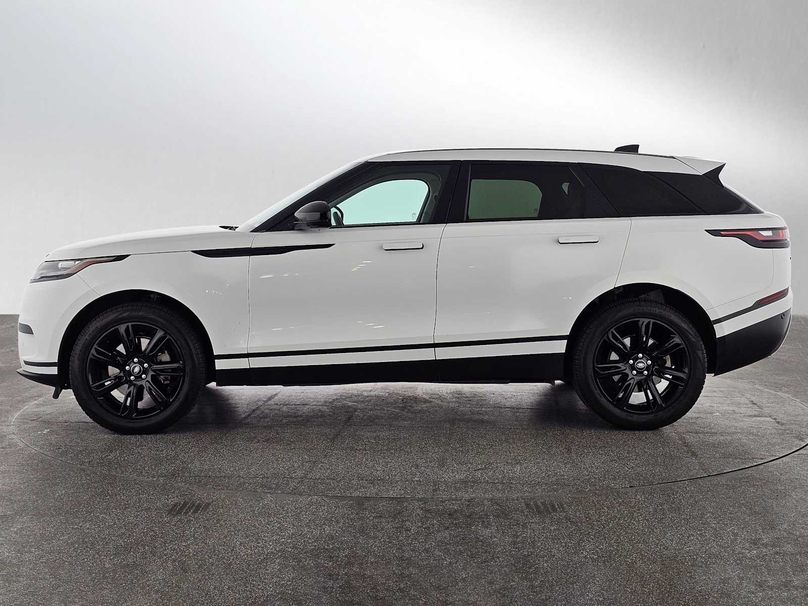 2022 Land Rover Range Rover Velar S photo 2