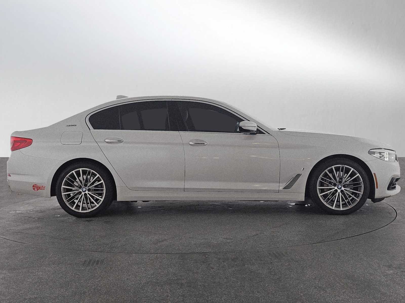 2018 Bmw 530e Sedan photo 2