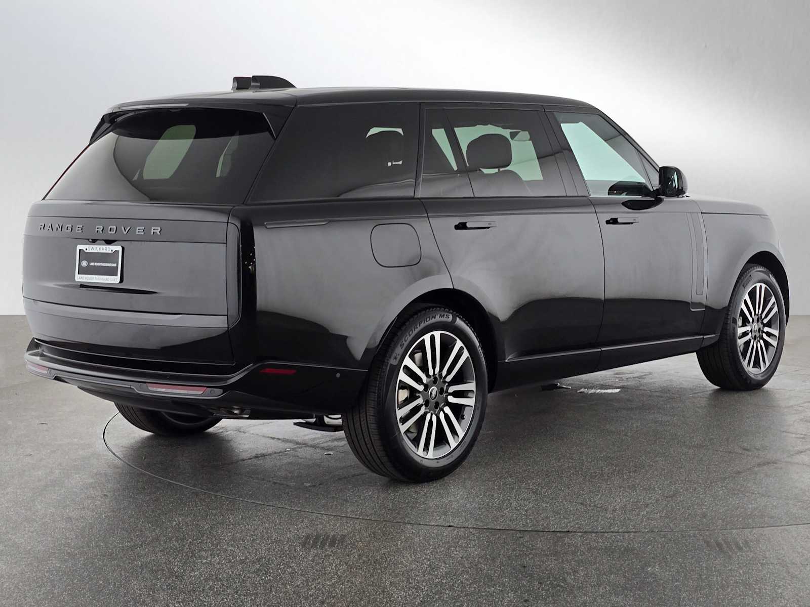 2025 Land Rover Range Rover SE photo 2
