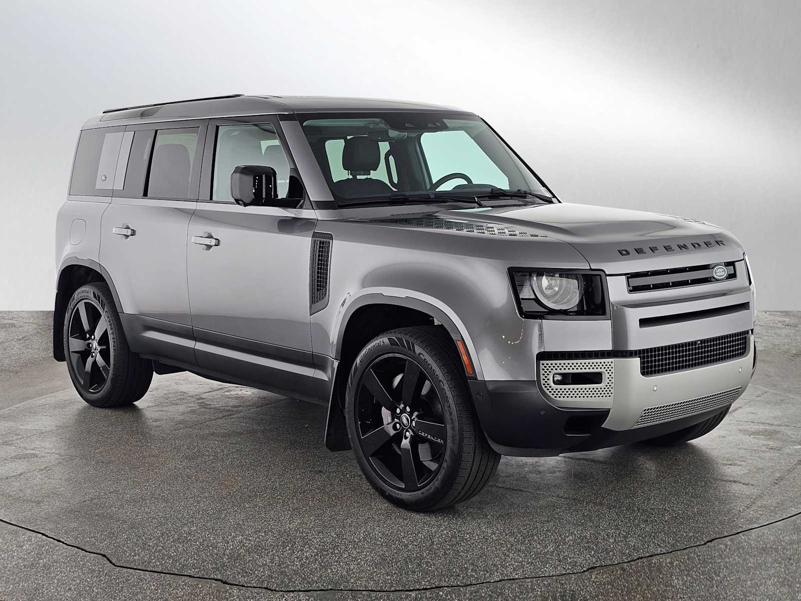 2023 Land Rover Defender SE photo 6