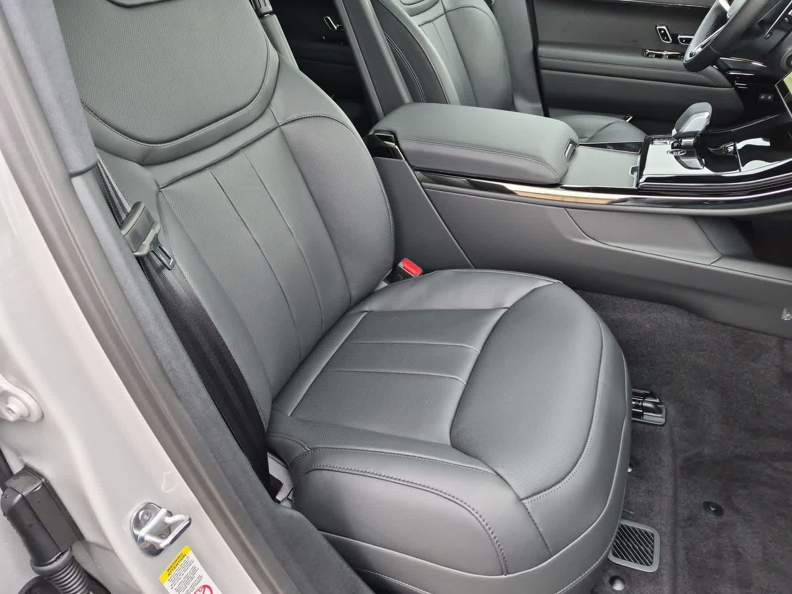 Thumbnail: 2026 Land Rover Range Rover Sport - 22