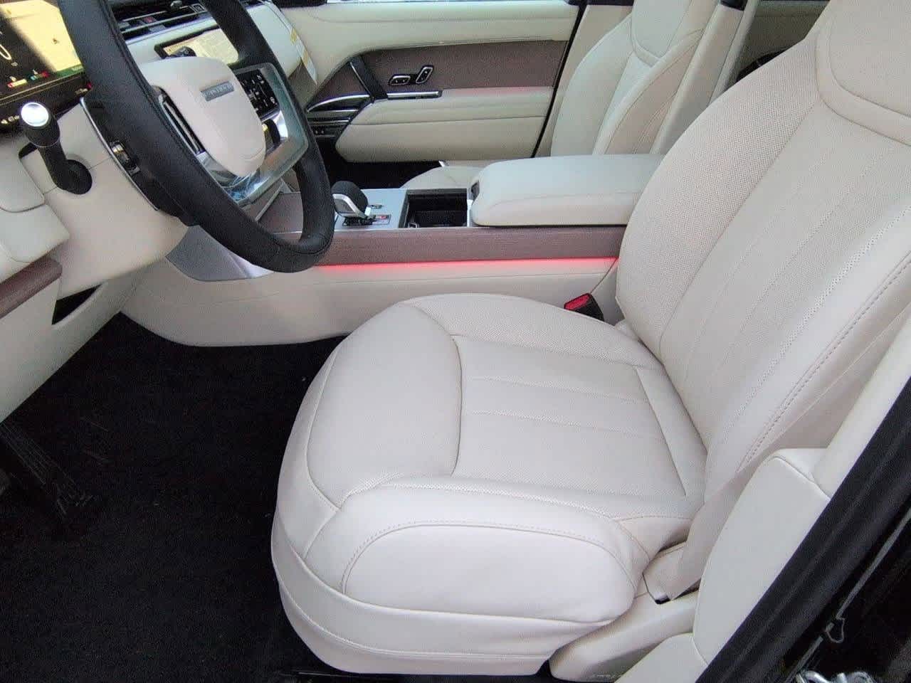 Thumbnail: 2026 Land Rover Range Rover - 16