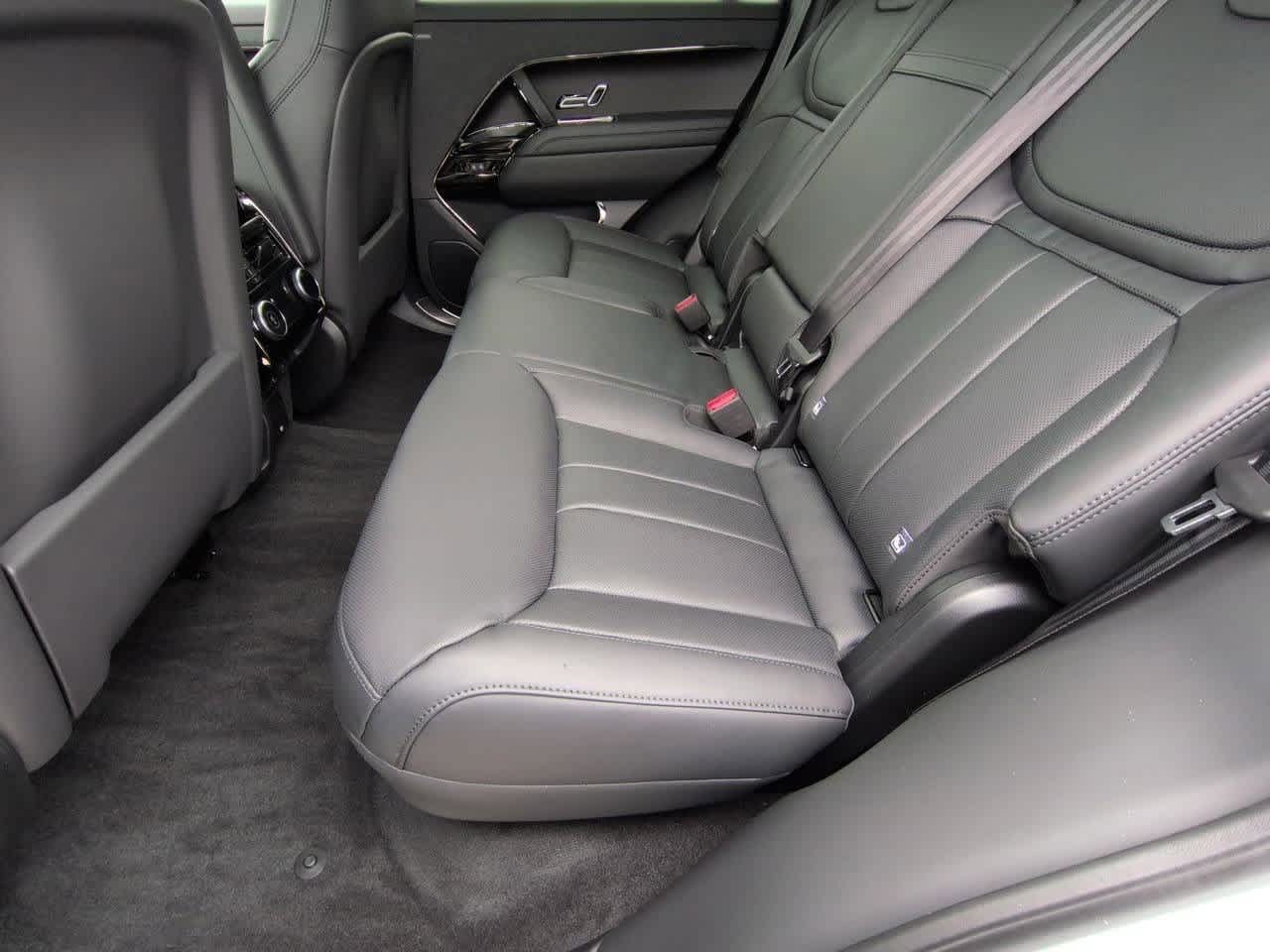 Thumbnail: 2025 Land Rover Range Rover Sport - 20