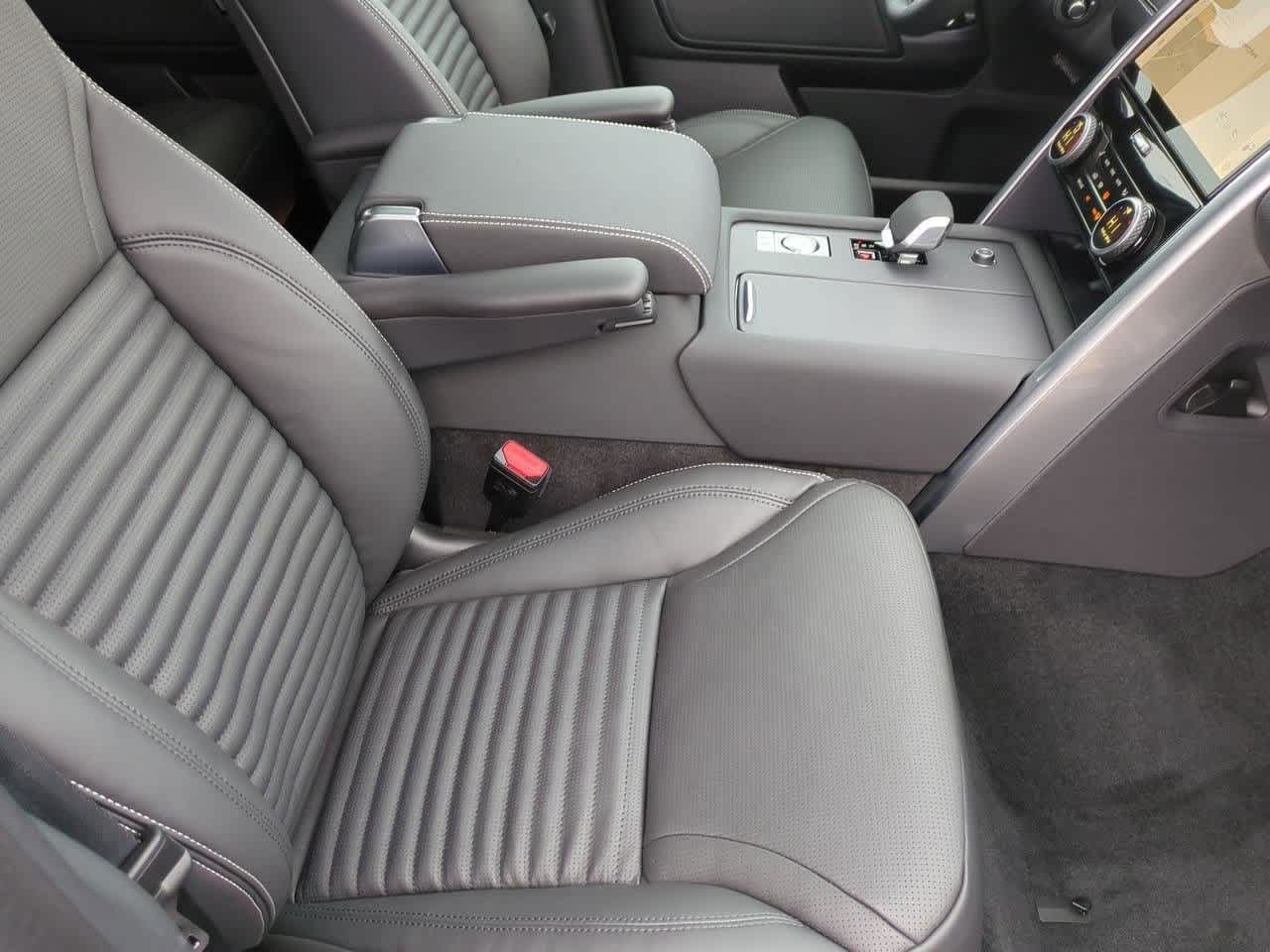 Thumbnail: 2026 Land Rover Discovery - 23