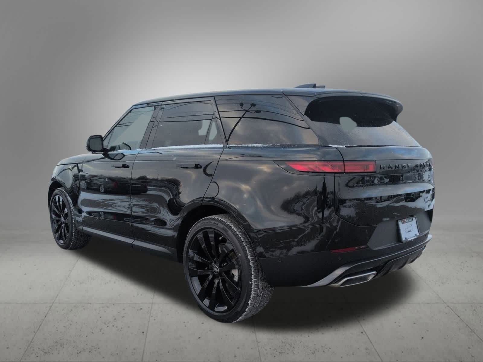 Thumbnail: 2025 Land Rover Range Rover Sport - 4